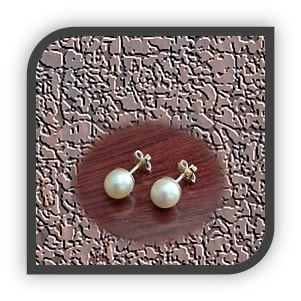 ES00400D-9ct Yellow Gold Pearl Studs.