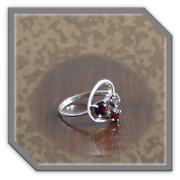 LR00180A-Sterling Silver Garnet Ladies Ring.