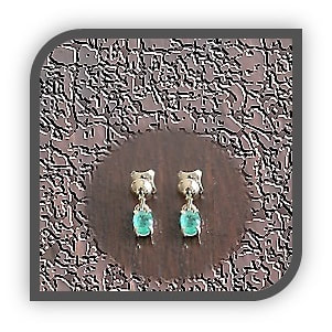 ER01300A-9ct Yellow Gold Emerald Earrings.