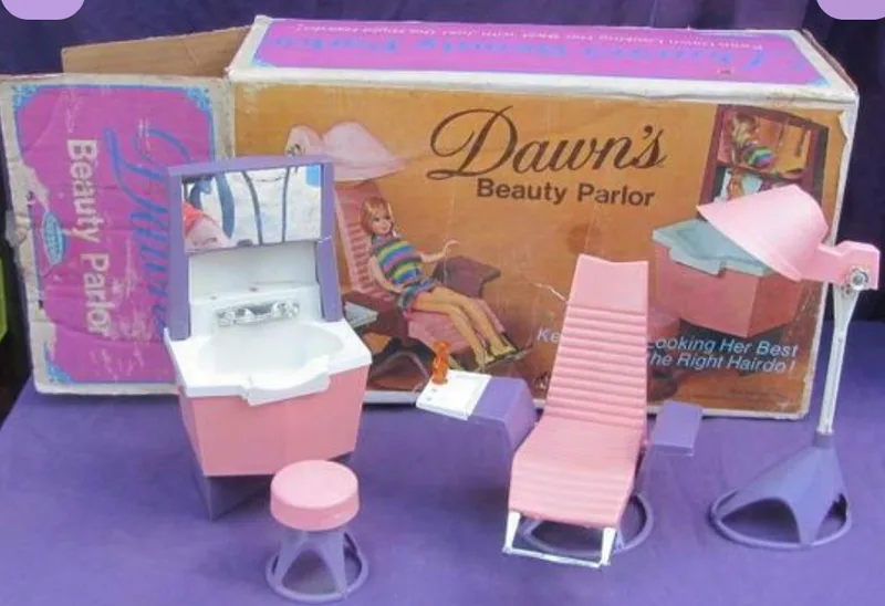 Dawn doll's Beauty Parlor