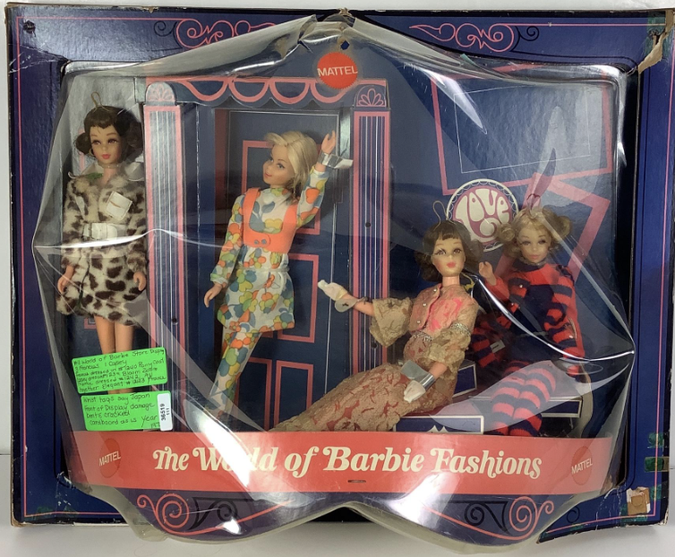 1970 The World of Barbie Fashions Store Display with Francie and Casey 