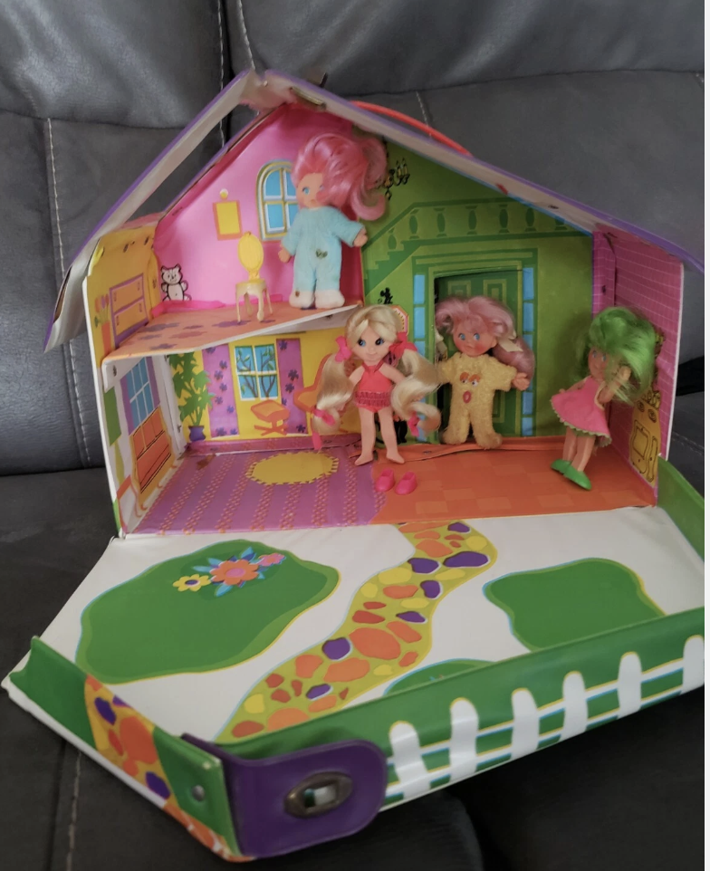 Flatsy's Play House
