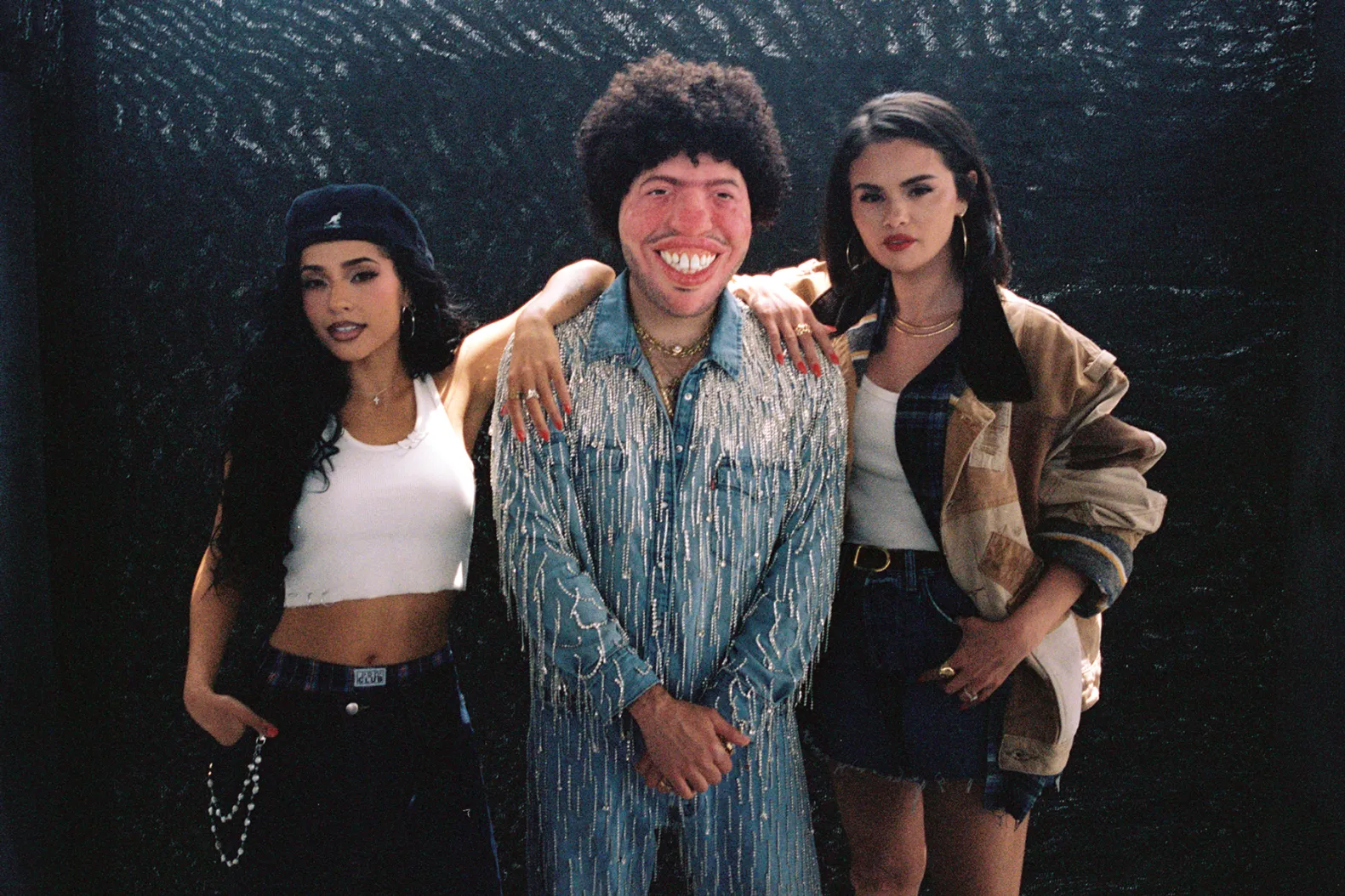 benny blanco, Selena Gomez and Becky G in a still from the official music video for "Te Olvido (La La)."