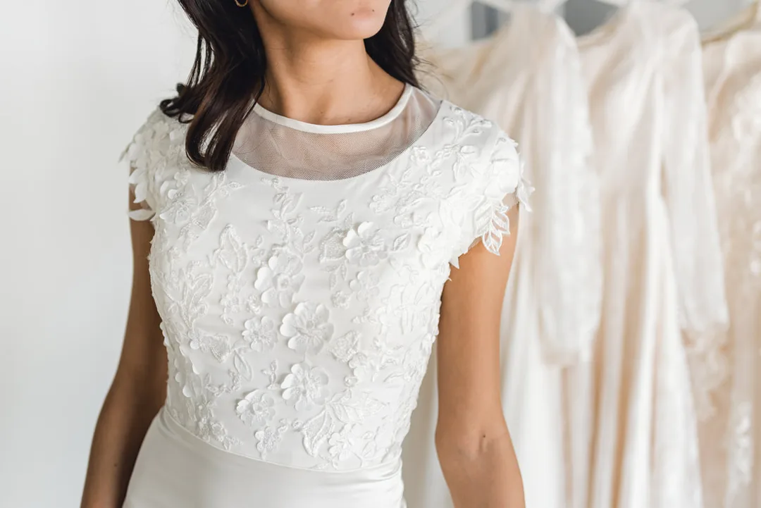 Modest wedding dresses - Isla