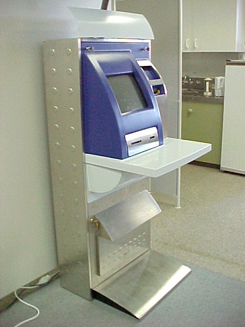 Freestanding payment kiosk with blue terminal housing