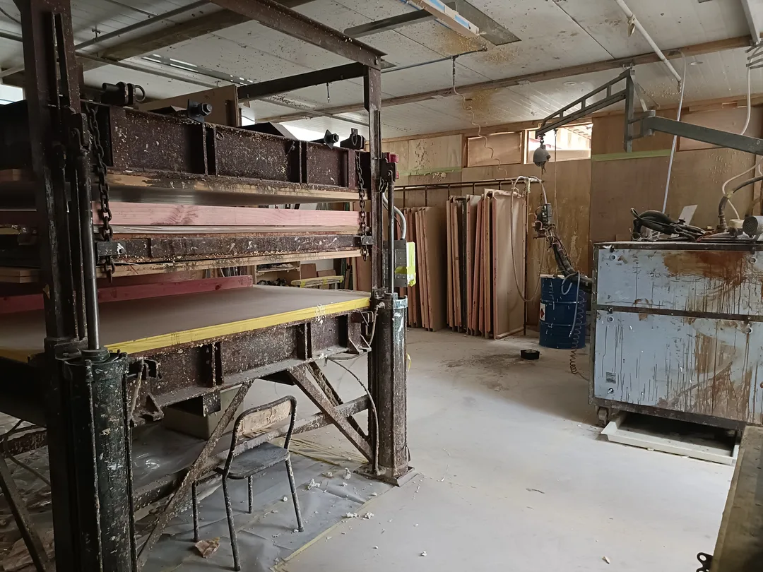 Door production area used to inject foam into composite door panels