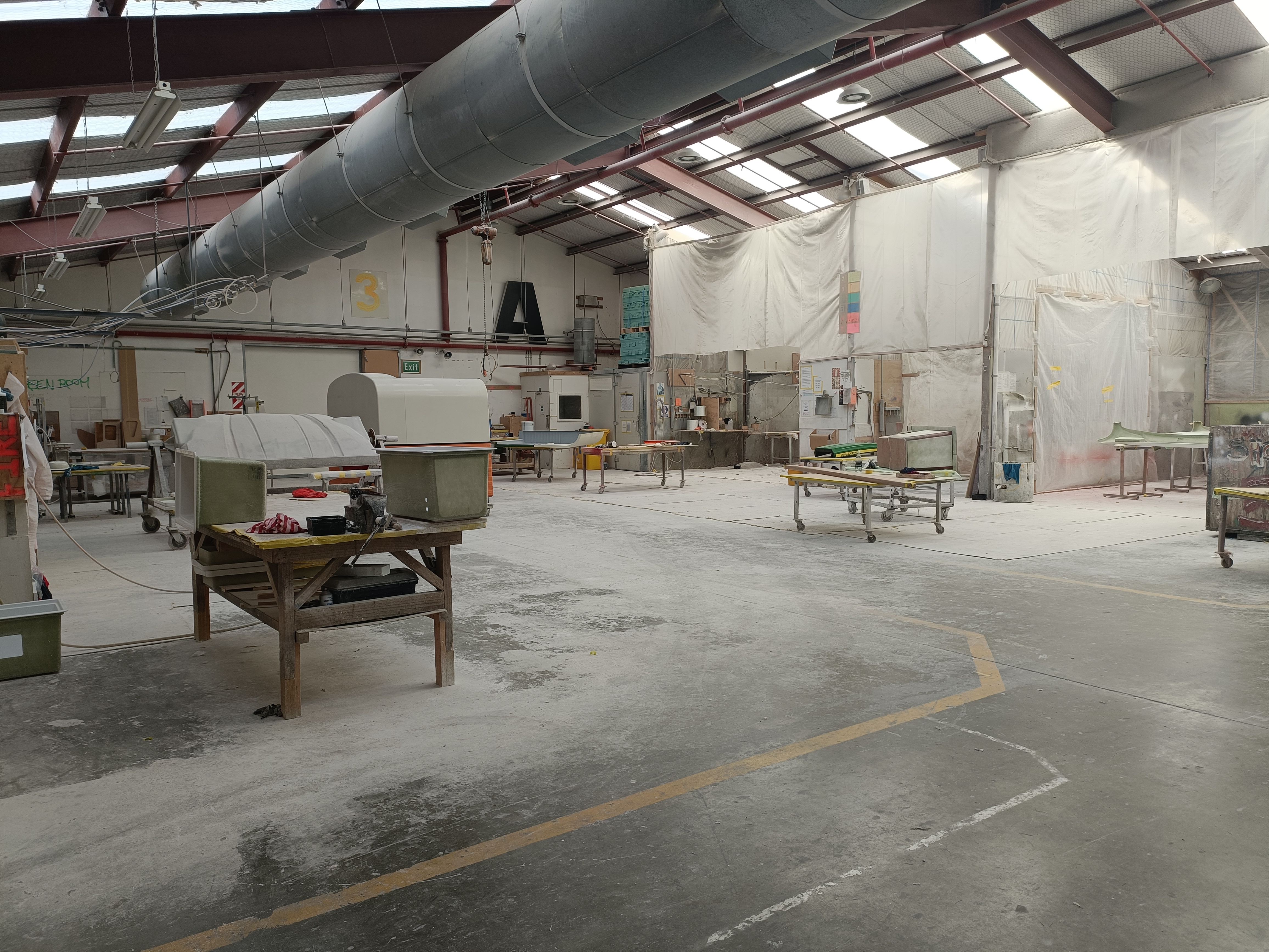 FDL small-production workshop for fibreglass components