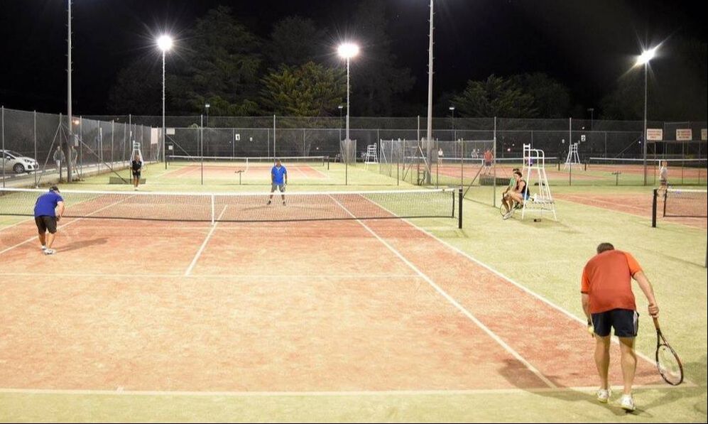 Social tennis