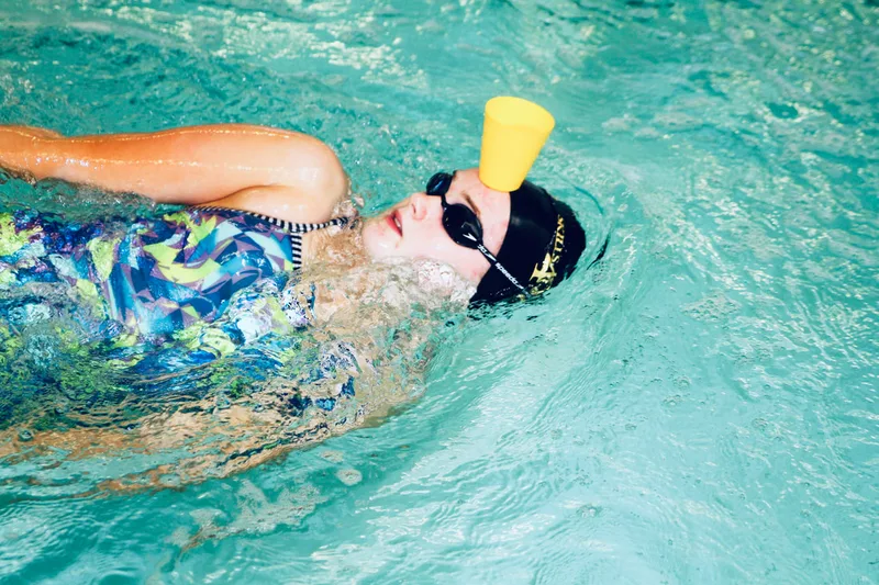 Bespoke 1:1 private swimming coaching session focusing on body alignment and biomechanics efficiency.