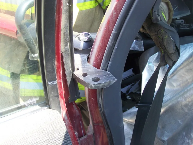 Land Sharks eats "B" pillar for roof removal