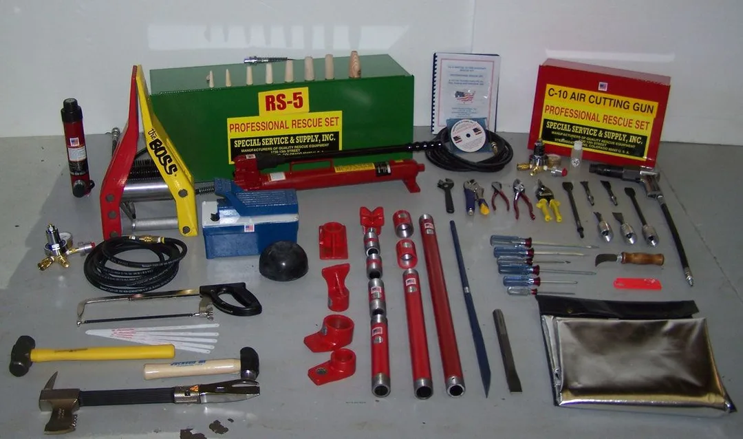 EXTRICATOR RS-5 Aircraft Rescue Set Picture