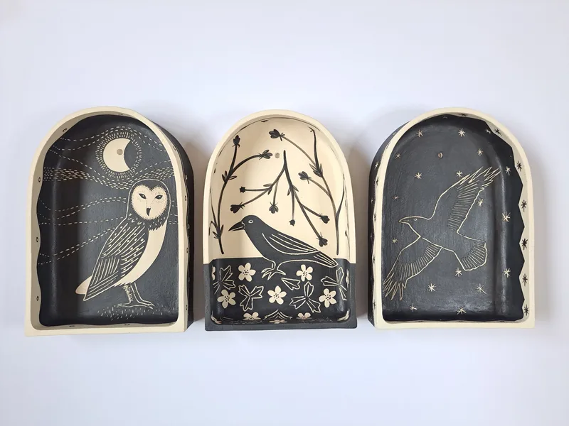 Crow – Large Wall Shrine