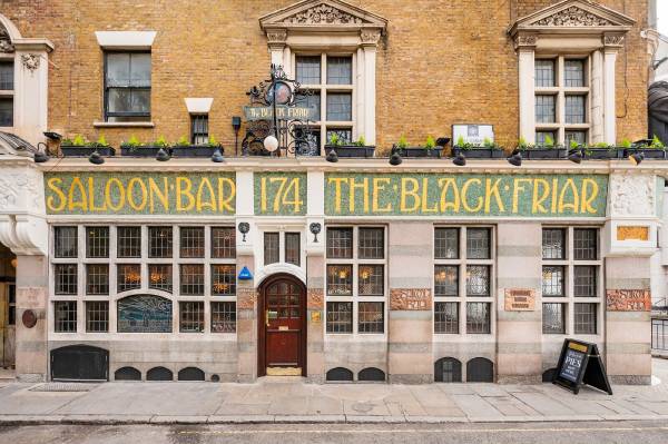 Best London Pubs The Blackfriar Side Entrance
