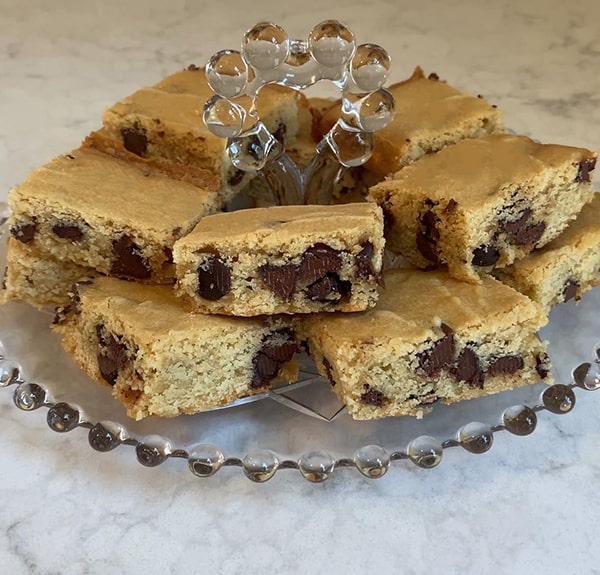 Chocolate Chip Blondies 8 x 8
