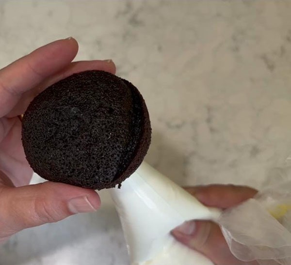 Hostess Cupcakes Recipe Fill Cupcakes with Cream Filling