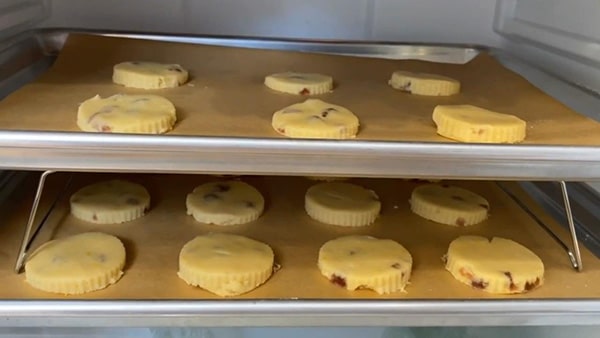 strawberry-lemon-shortbread-cookies-chill-the-cookies
