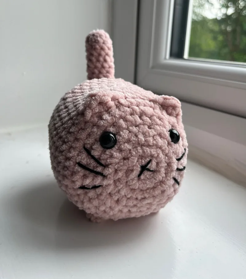 Loaf Cat - Medium - Pink