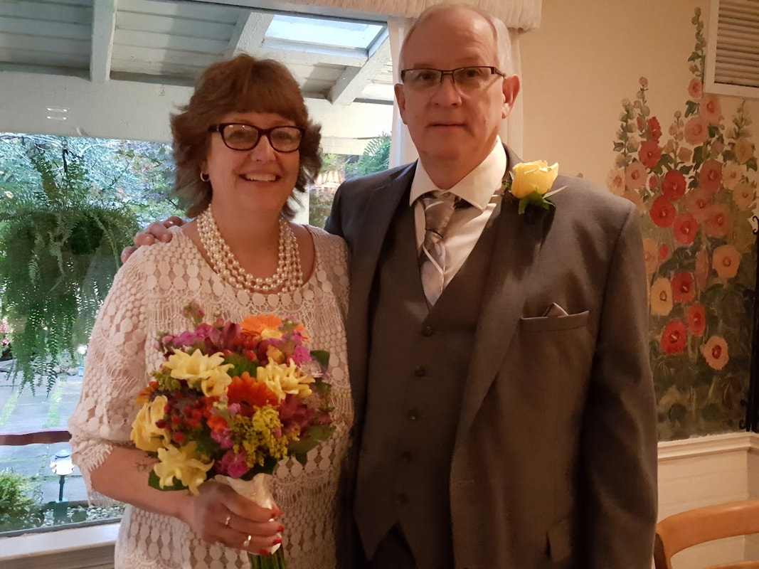 Elope in Indy! Marry Me In Indy LLC.  Elope Indy!  Indianapolis Wedding Officiant Services.