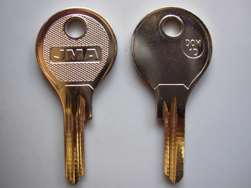 Towbar keys 2W01 - 2W50 keys cut to code