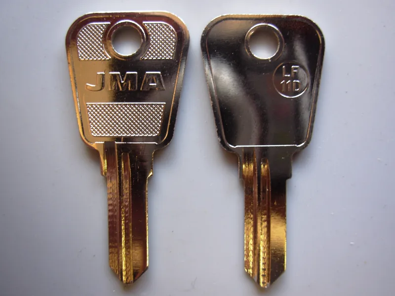 Roof bar, box and rack keys -  9001 - 9500 keys cut to code