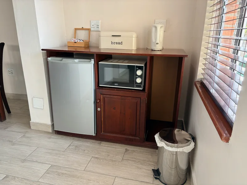 Refreshment counter in Room 5