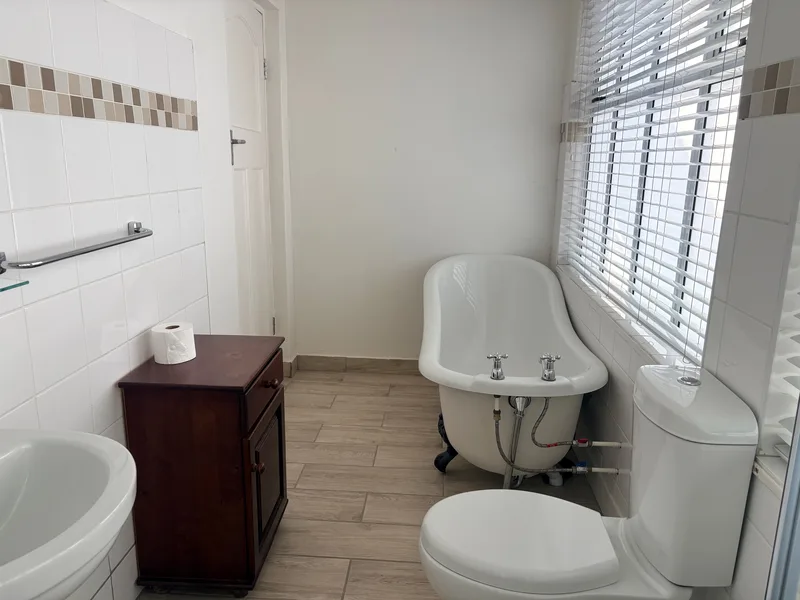 Slipper bath in Room 5 at The Solomon