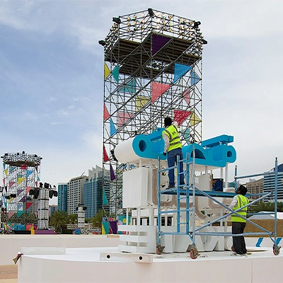 Temporary event structure and technical build during live event production
