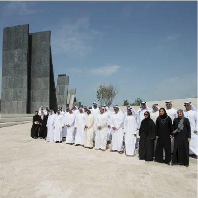 صورة-جماعية-في-موقع-معماري-حديث