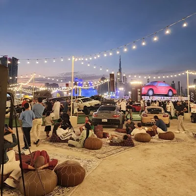 جلسة-جماهيرية-ليلية-في-الفعالية