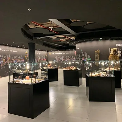 scenic-one-world-one-family-exhibition-display