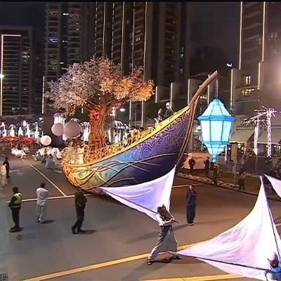 scenic-uae-national-day-parade-boat-float