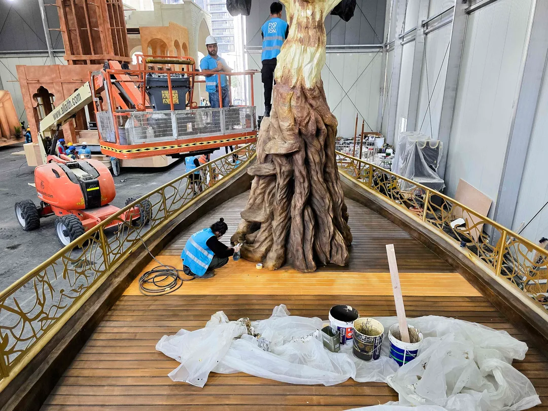 Large sculptural scenic centrepiece fabricated as the project’s main visual feature