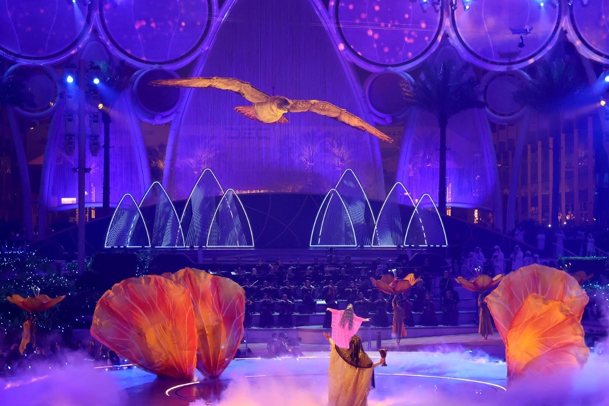 Evolution Scenic fabricated illuminated sail structures for the Expo 2020 closing ceremony.