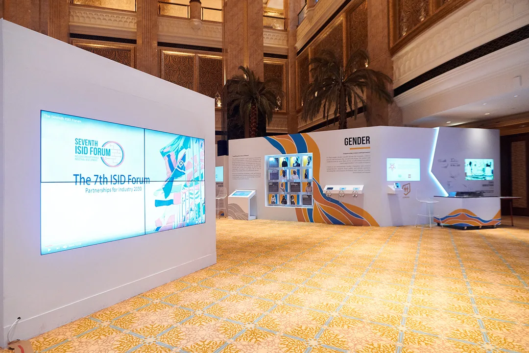 Evolution Scenic exhibition wall fabricated around a seamlessly integrated LED display
