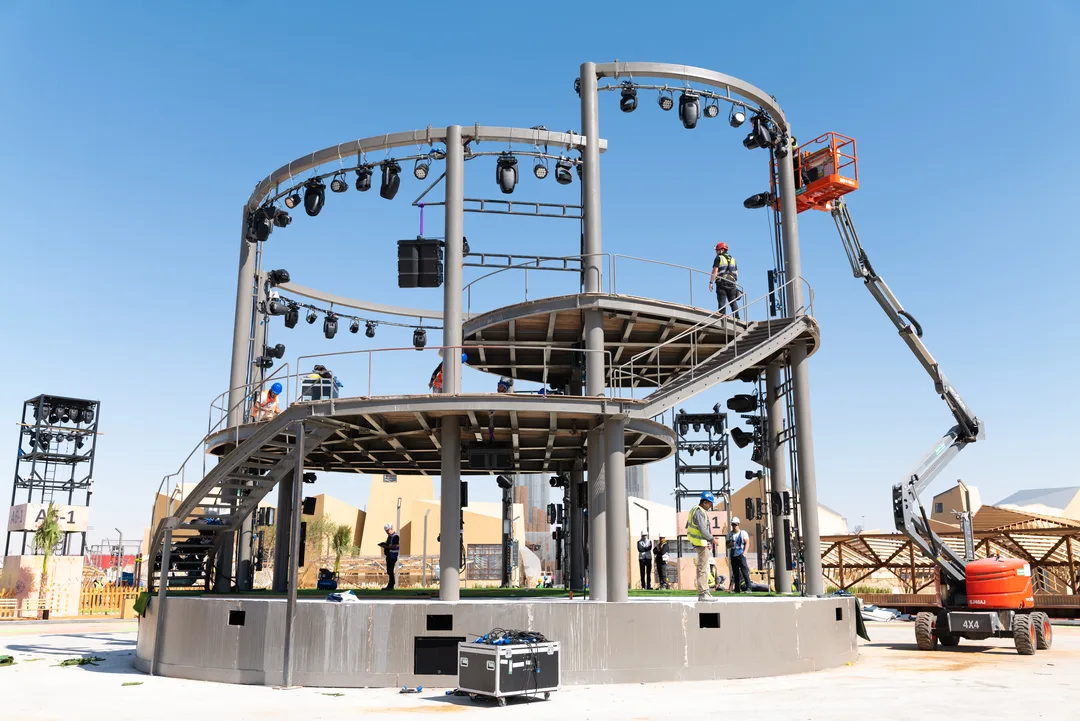 Large outdoor scenic structure supported by engineered steel and aluminium framing.
