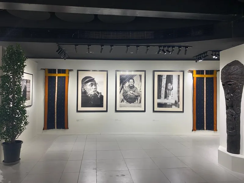 Evolution Scenic scenic joinery supporting glazed museum-style display cases in Dubai.