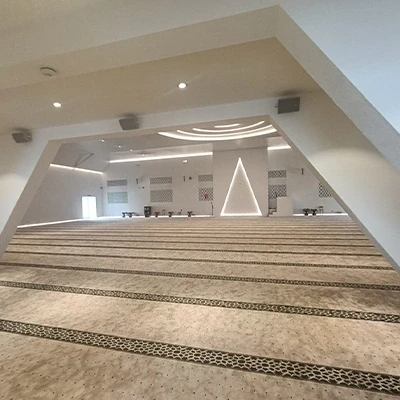 قاعة-الصلاة-داخل-المسجد-2