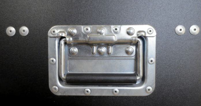 heavy-duty-flight-case-recessed-handle.webp