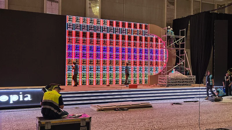 led-video-wall-installation-custom-stage-feature