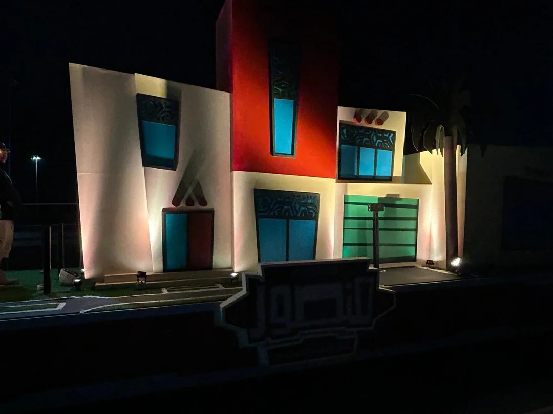 mansour-festival-illuminated-house-float