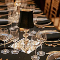 black-and-gold-table-centrepiece.jpg