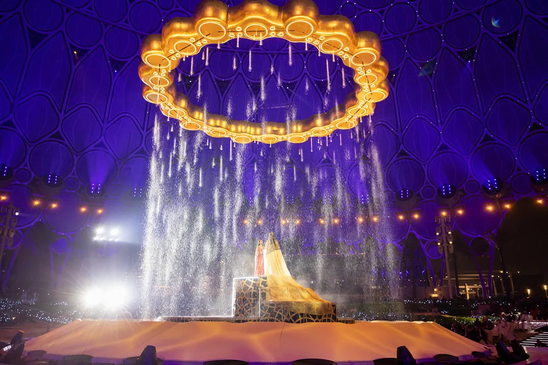 Expo 2020 Dubai closing ceremony gold ring rain curtain combining scenic engineering, rigging and show production