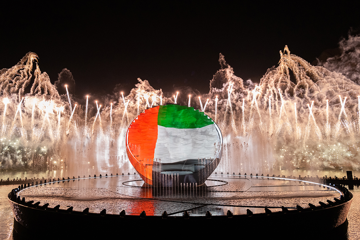UAE 50th National Day show in Hatta with large-scale scenic production, water effects and live performance