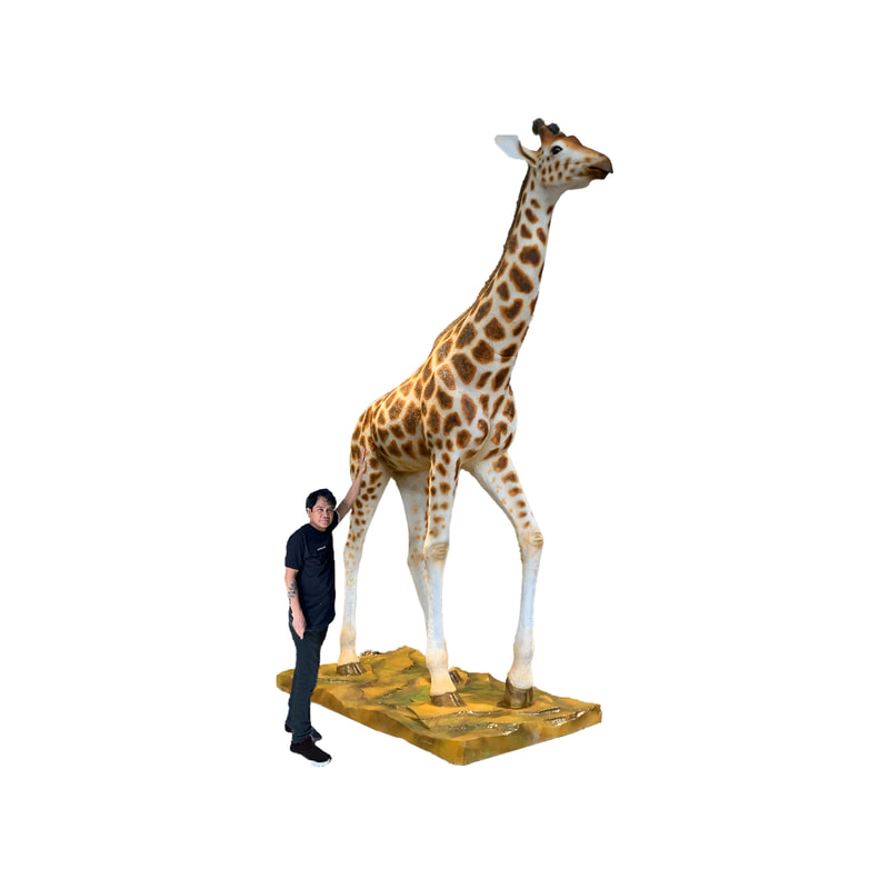 P-AM108-LI 365cm Life-size standing giraffe with head and tail movement