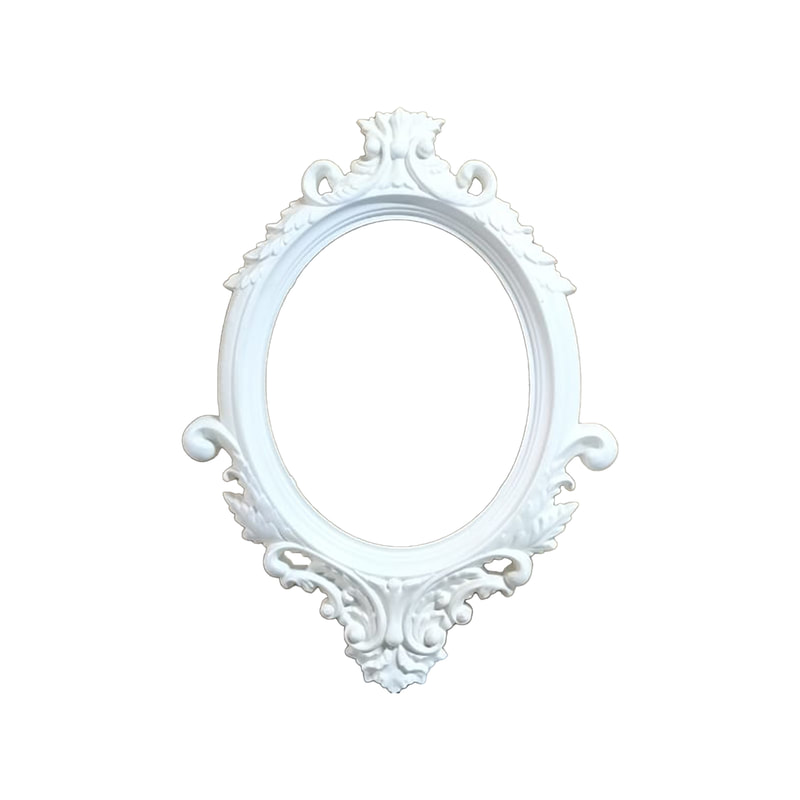P-FD810-WH Type 10 baroque oval frame in white