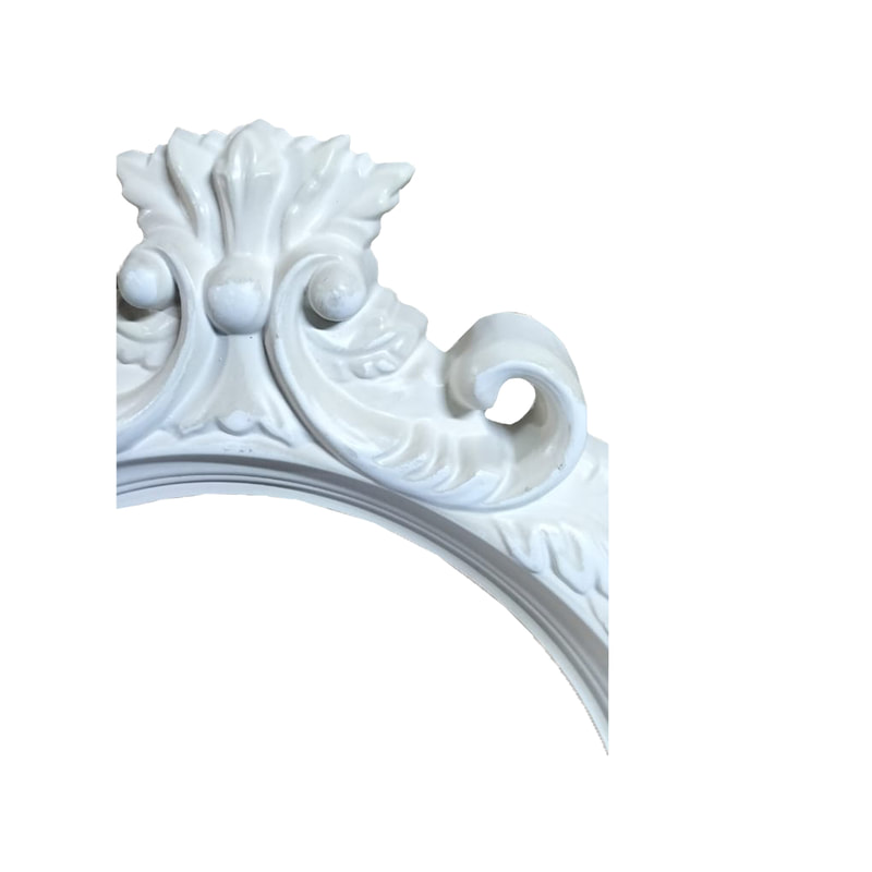 P-FD810-WH Type 10 baroque oval frame in white