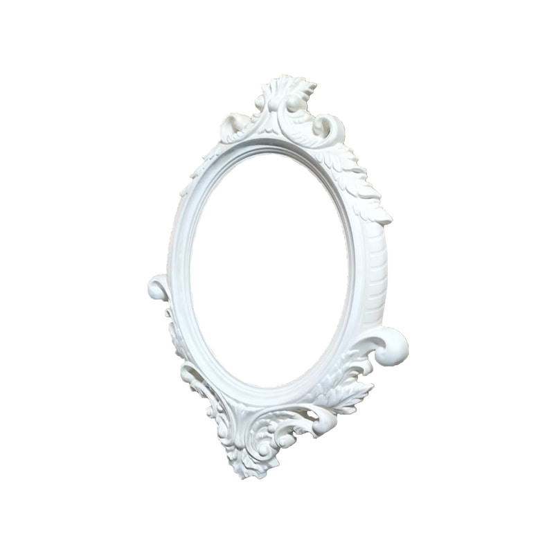 P-FD811-WH Type 11 baroque oval frame in white
