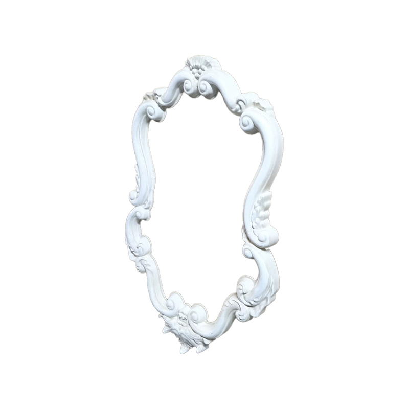 P-FD813-WH Type 13 baroque oval frame in white
