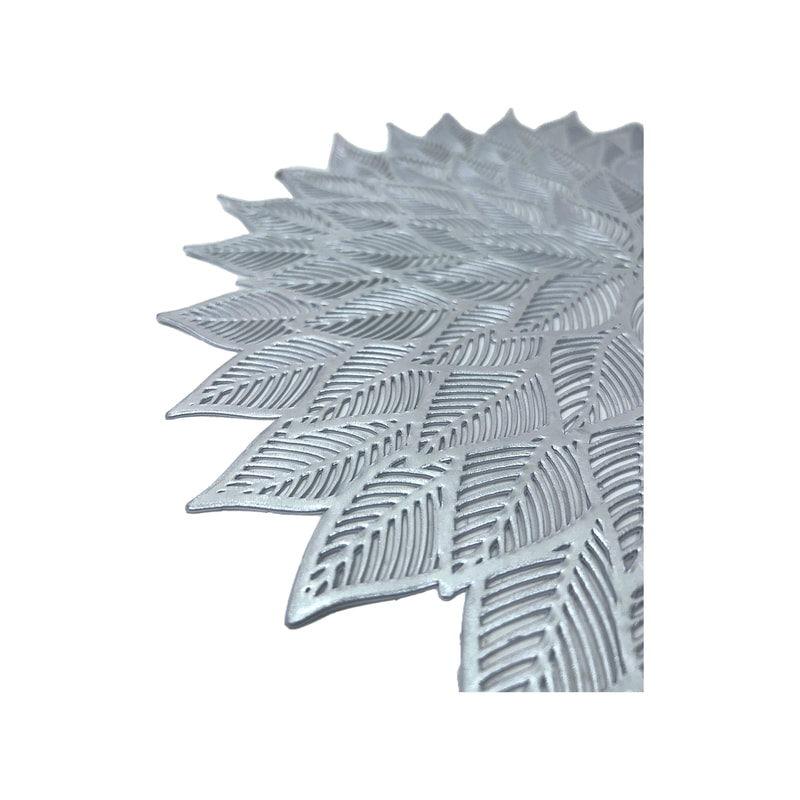 P-PM107-SI 38cm Winter textured silver placemat