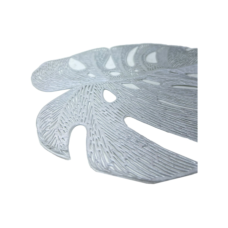 P-PM108-SI 45cm Monstera silver leaf shaped placemat